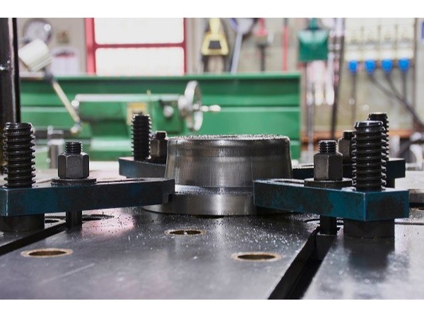 精密五金沖壓模具加工，如何解決廢料上移問題？